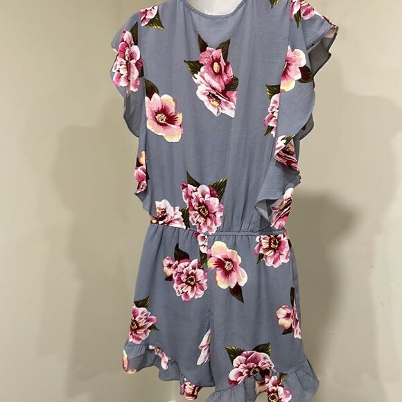 NWOT Umgee Gray Floral Romper. Size S small 4/6 - Picture 4 of 11